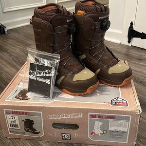 DC Girls Monroe Snowboarding Boots